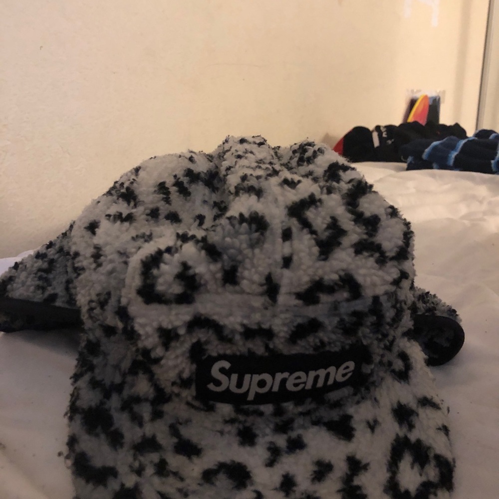 Supreme leopard hat